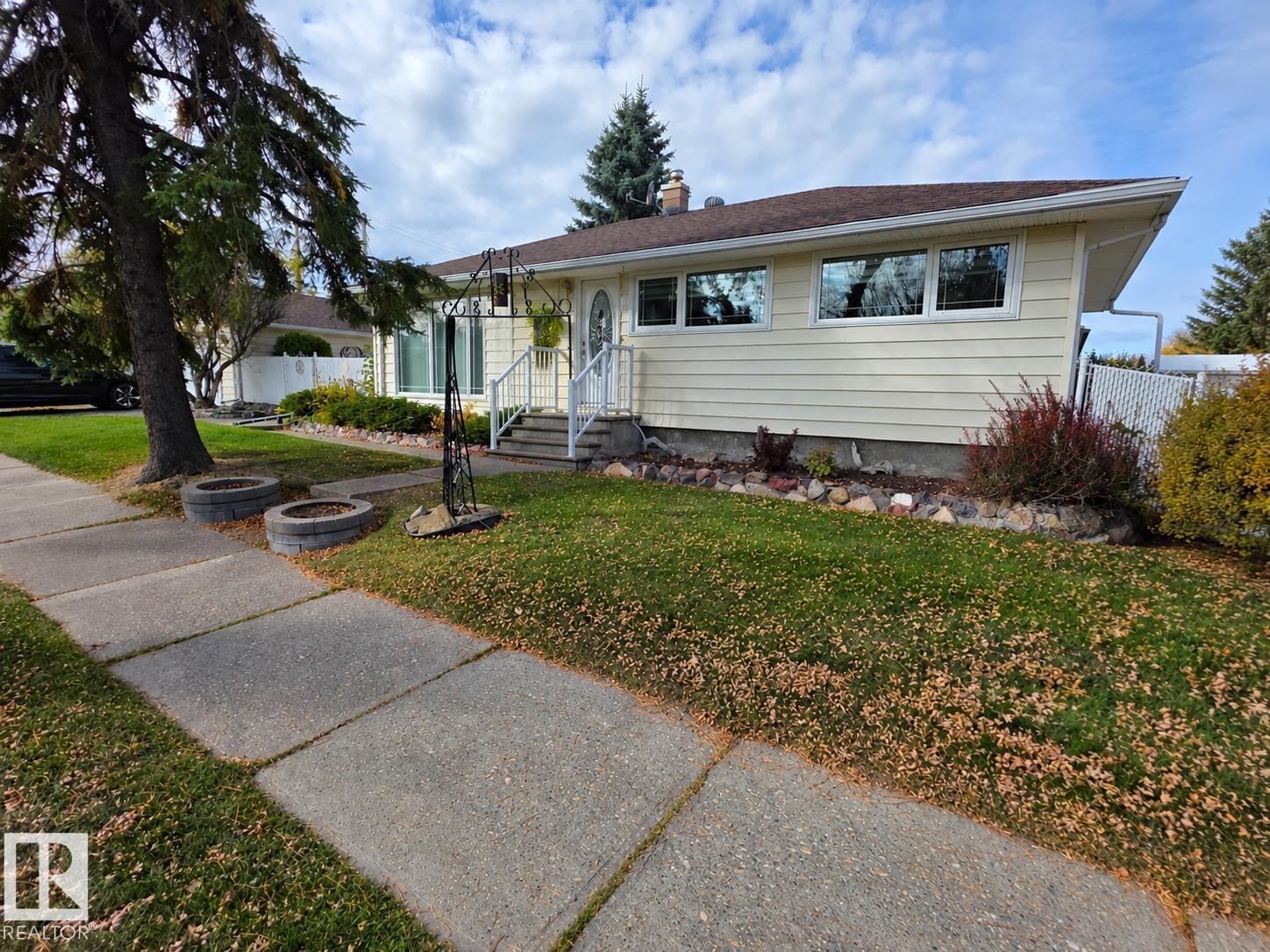 5308 48 ST Property Photo 1
