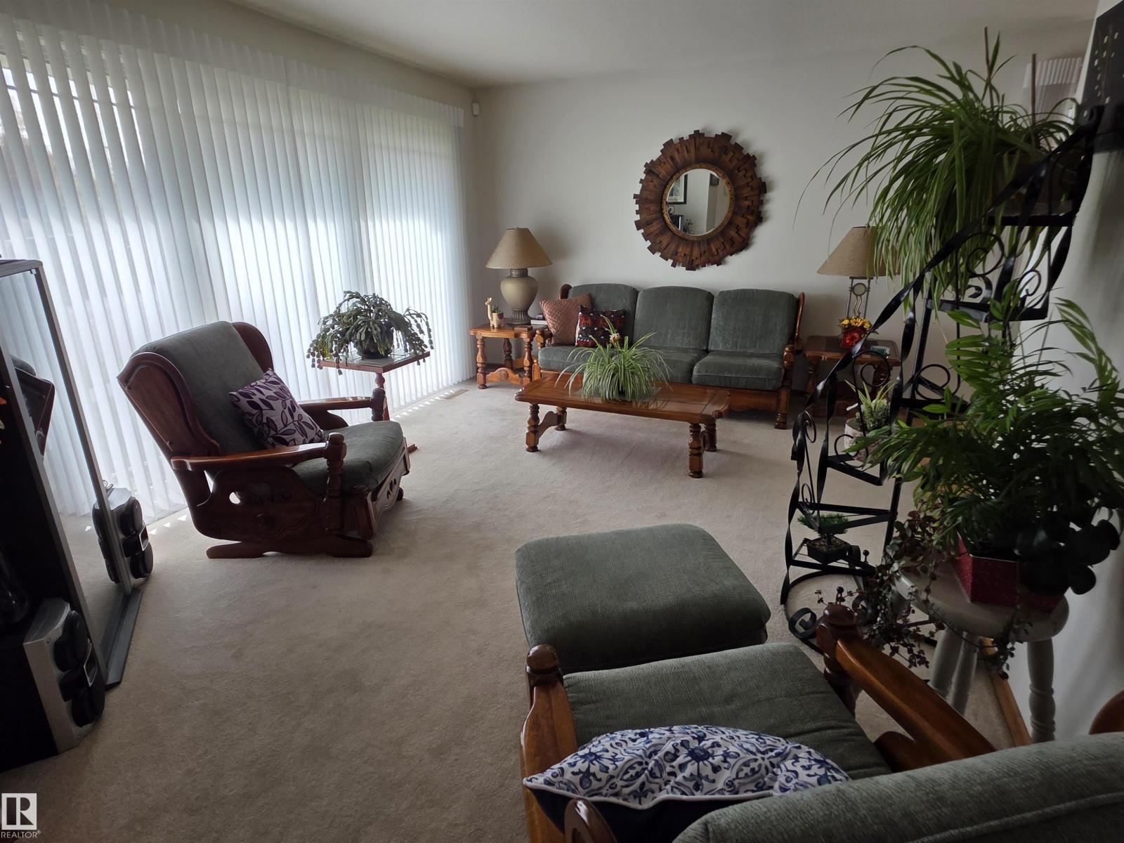 5308 48 St Property Photo 3