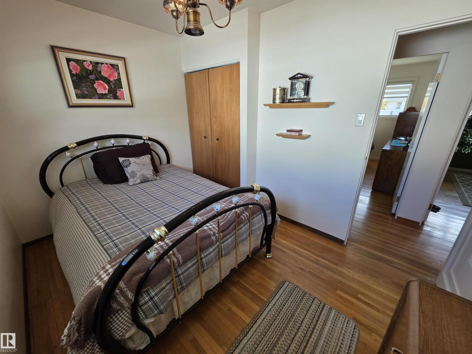 5308 48 St Property Photo 13