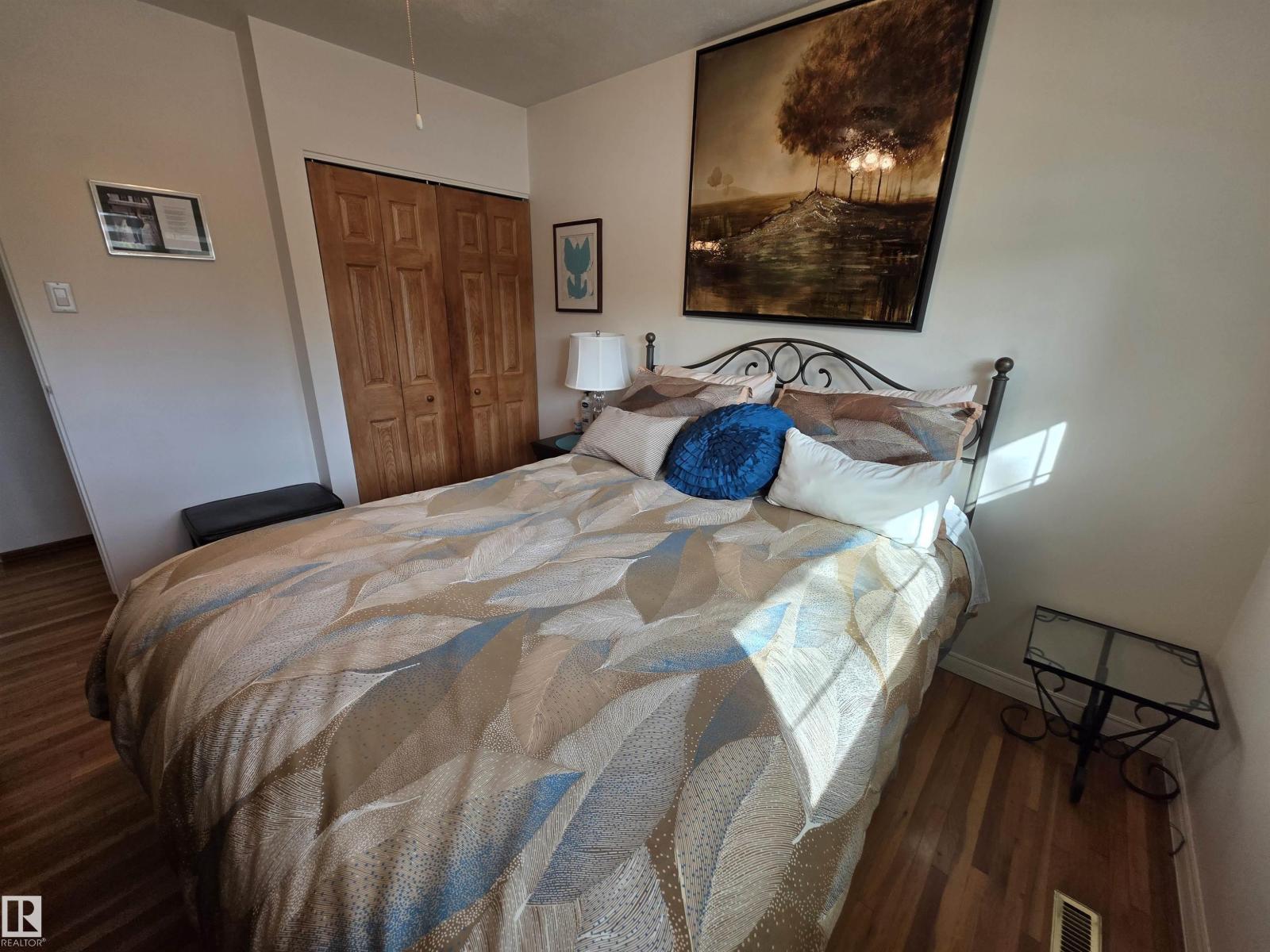5308 48 St Property Photo 17