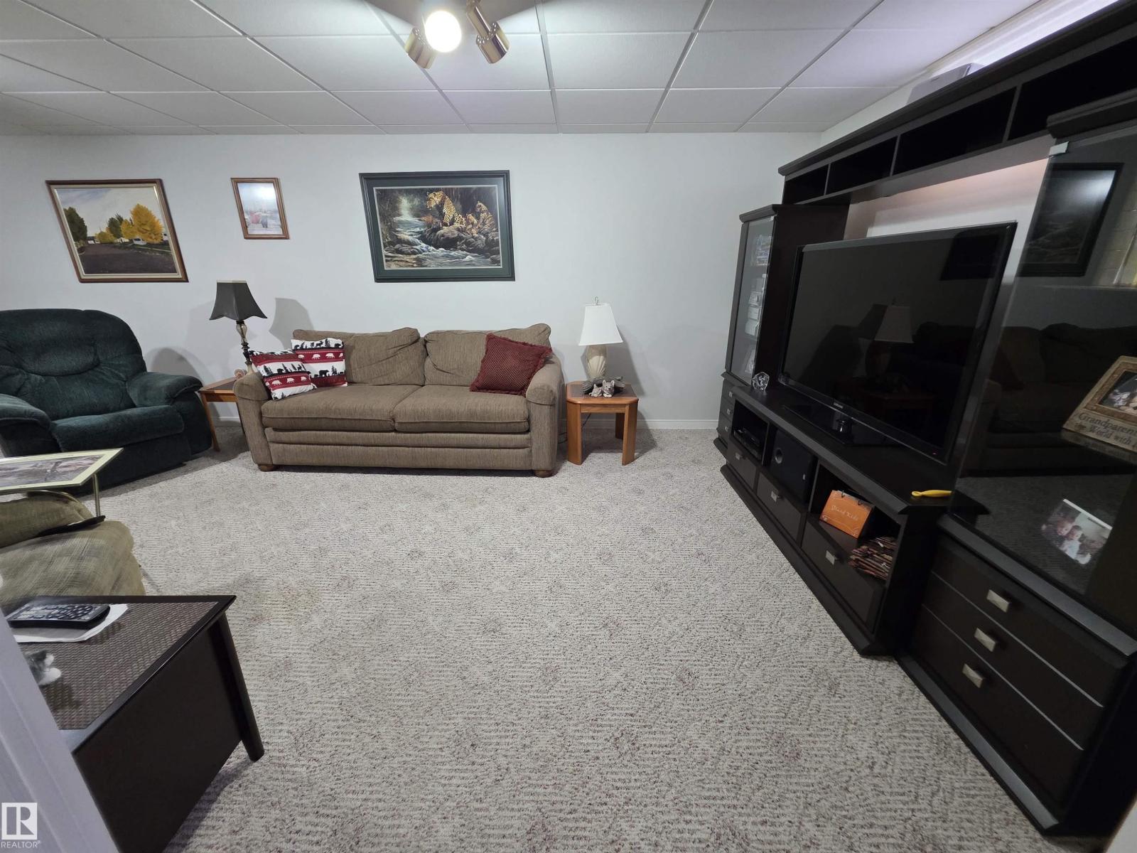5308 48 St Property Photo 20