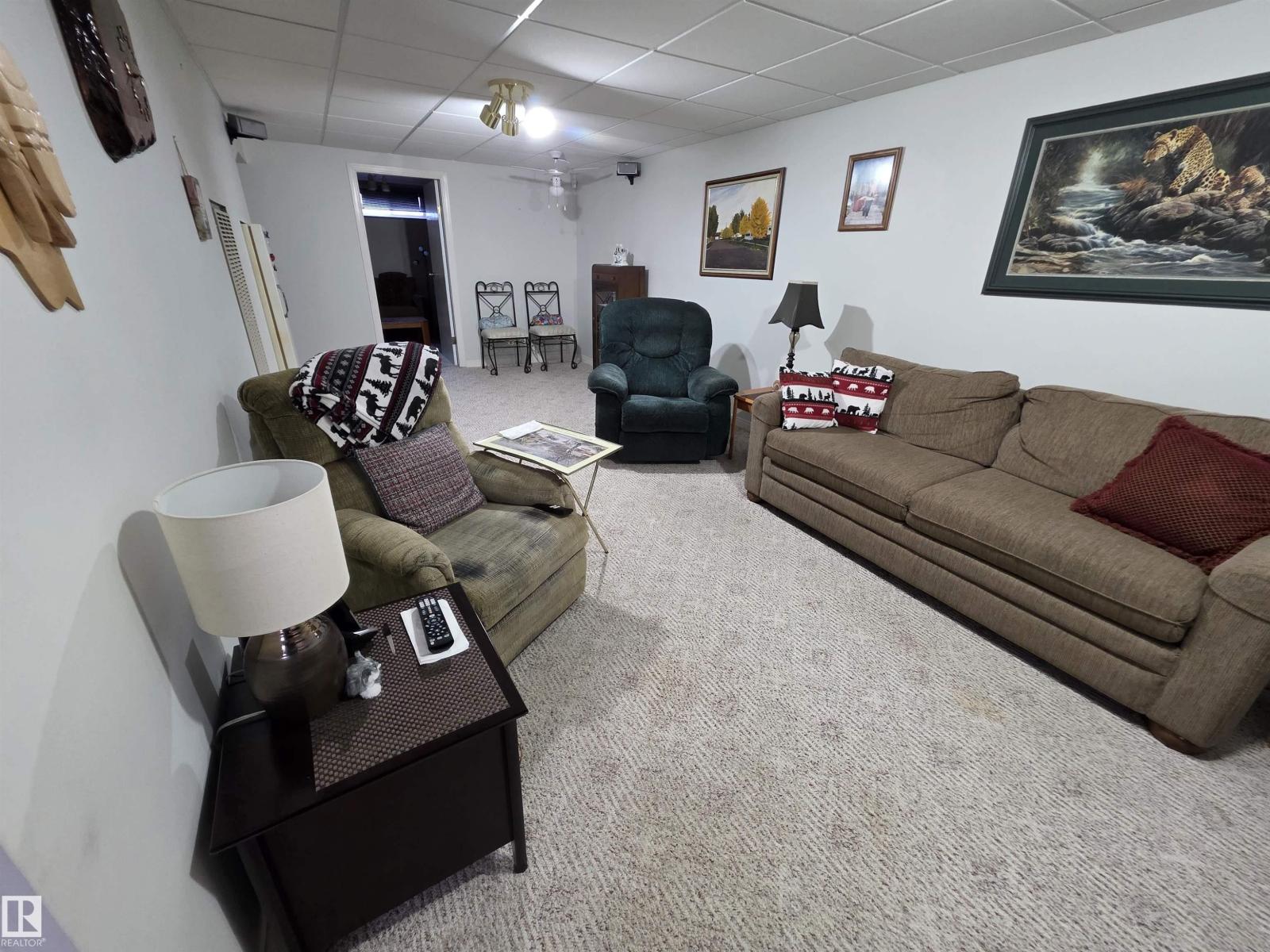 5308 48 St Property Photo 21