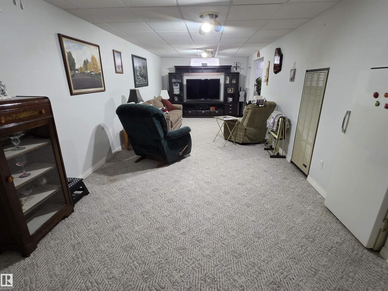 5308 48 St Property Photo 22