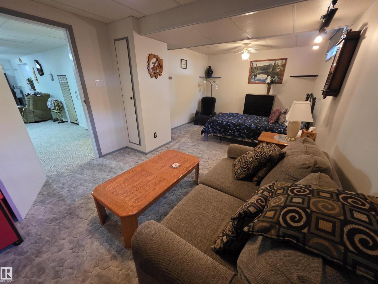 5308 48 St Property Photo 24