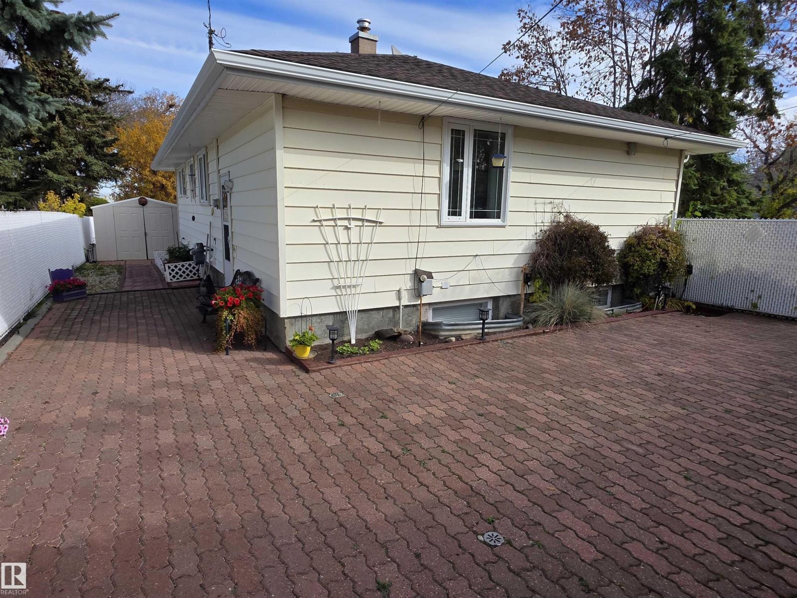 5308 48 St Property Photo 31
