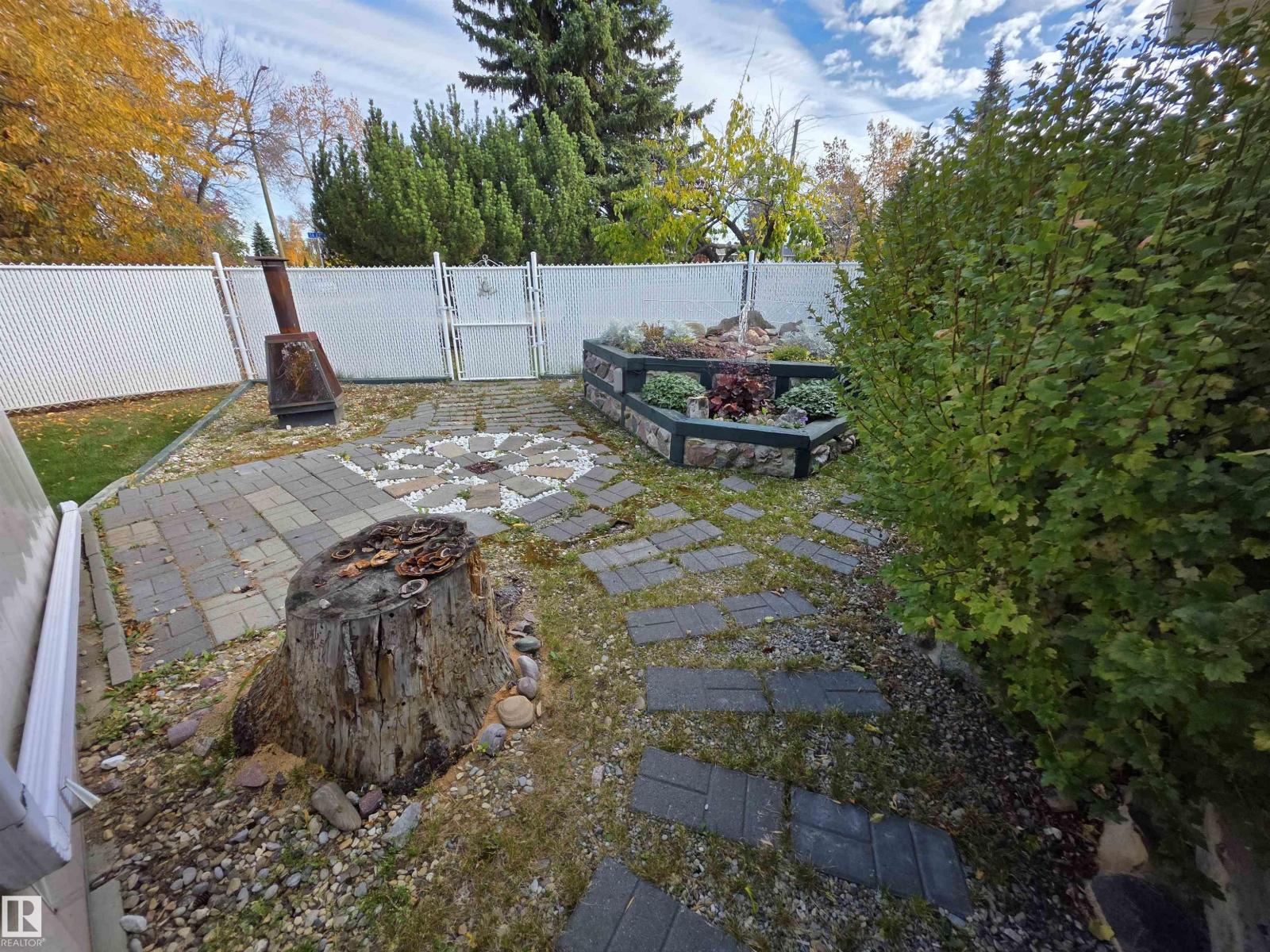 5308 48 St Property Photo 35