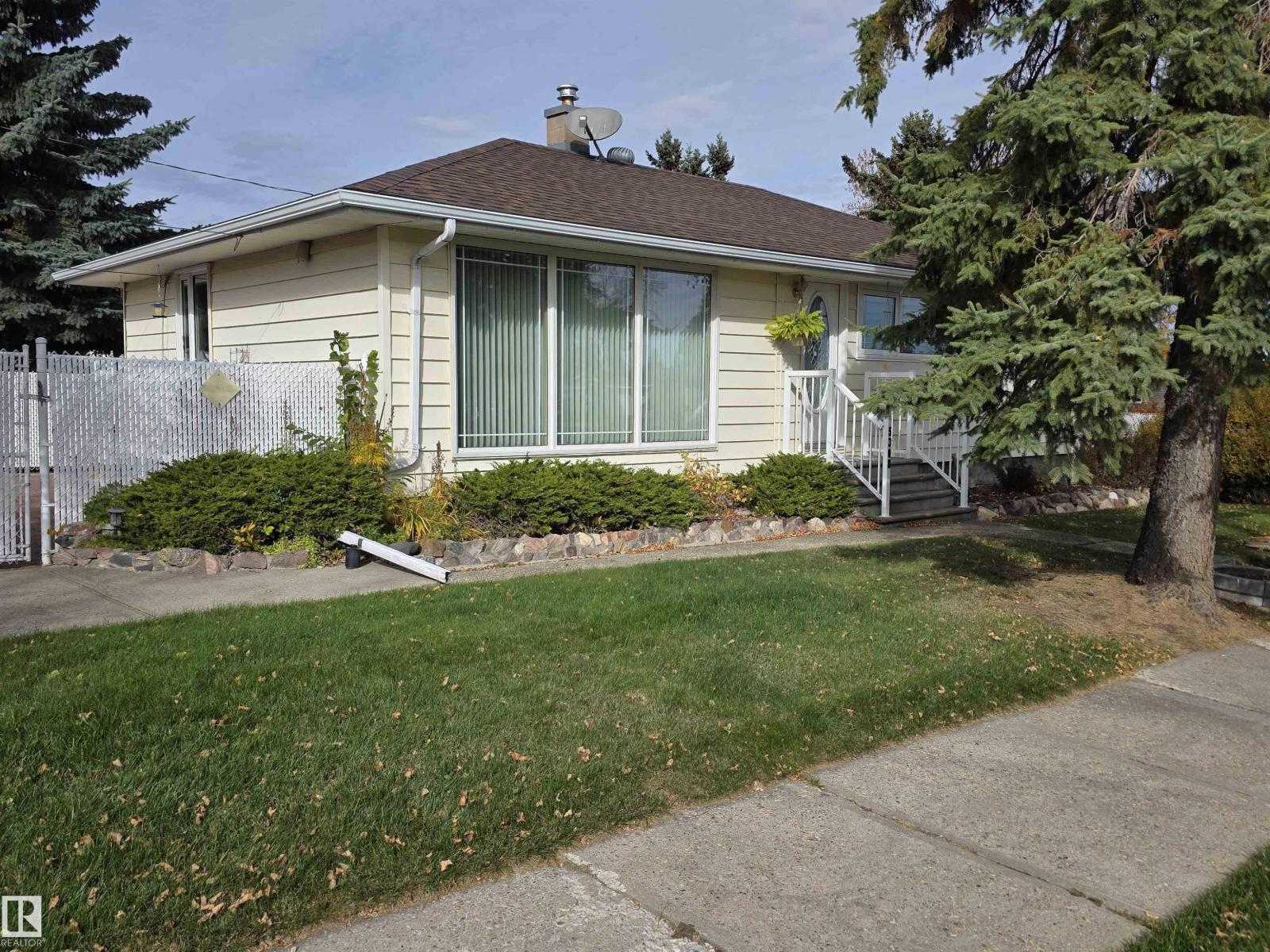 5308 48 St Property Photo 41