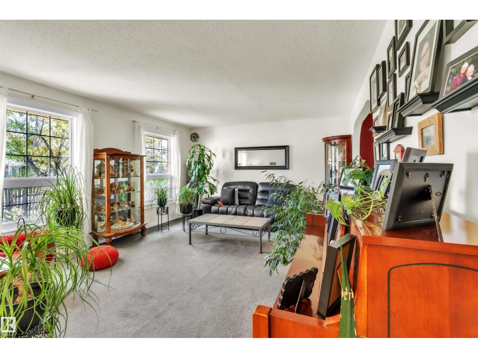 76 Gariepy Cr Nw Property Photo 7