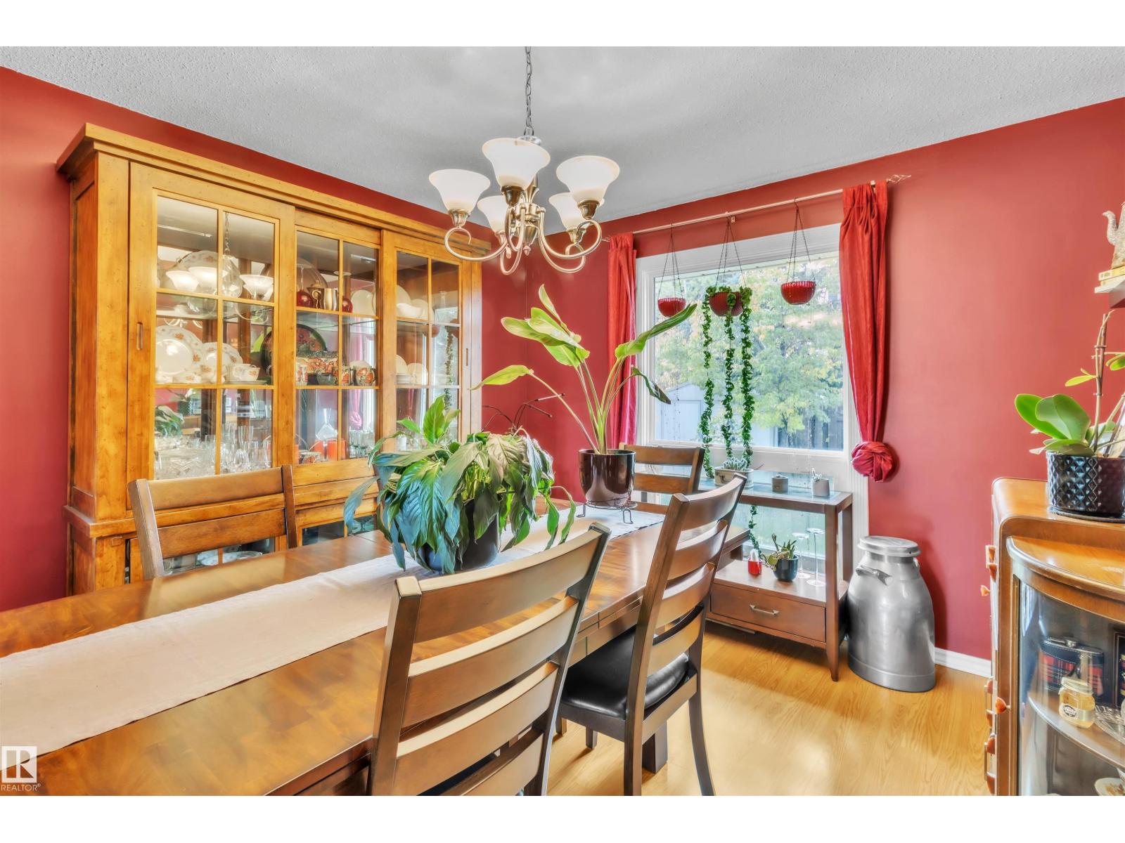 76 Gariepy Cr Nw Property Photo 12