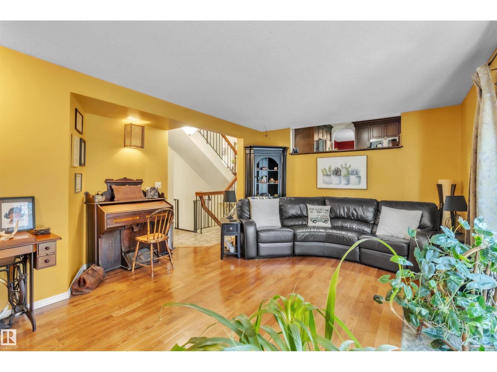 76 Gariepy Cr Nw Property Photo 34