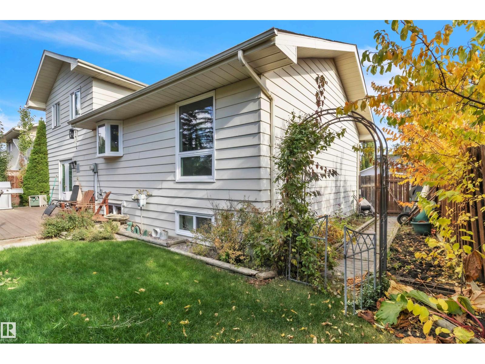 76 Gariepy Cr Nw Property Photo 42