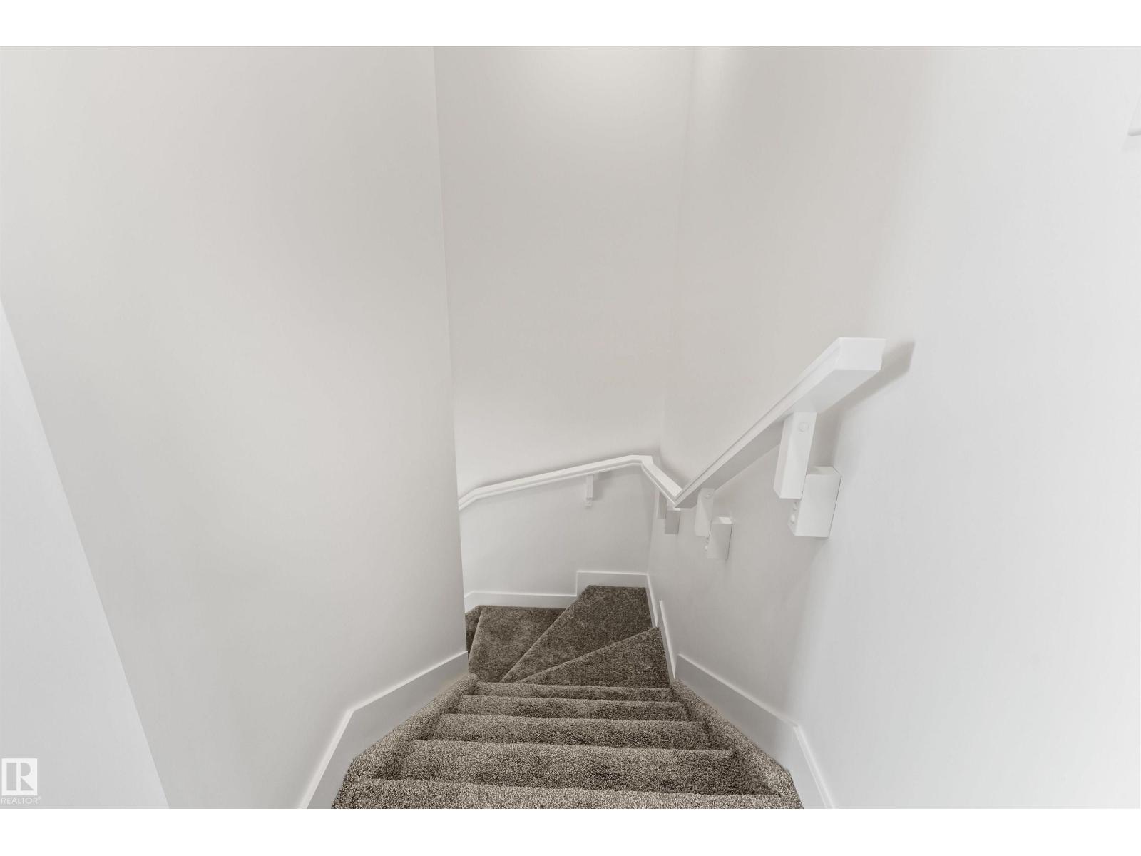 1012 14 Av Nw Property Photo 20