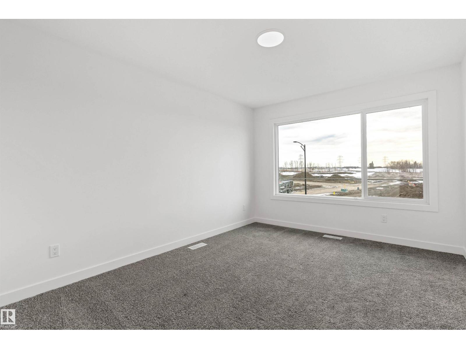 1012 14 Av Nw Property Photo 21