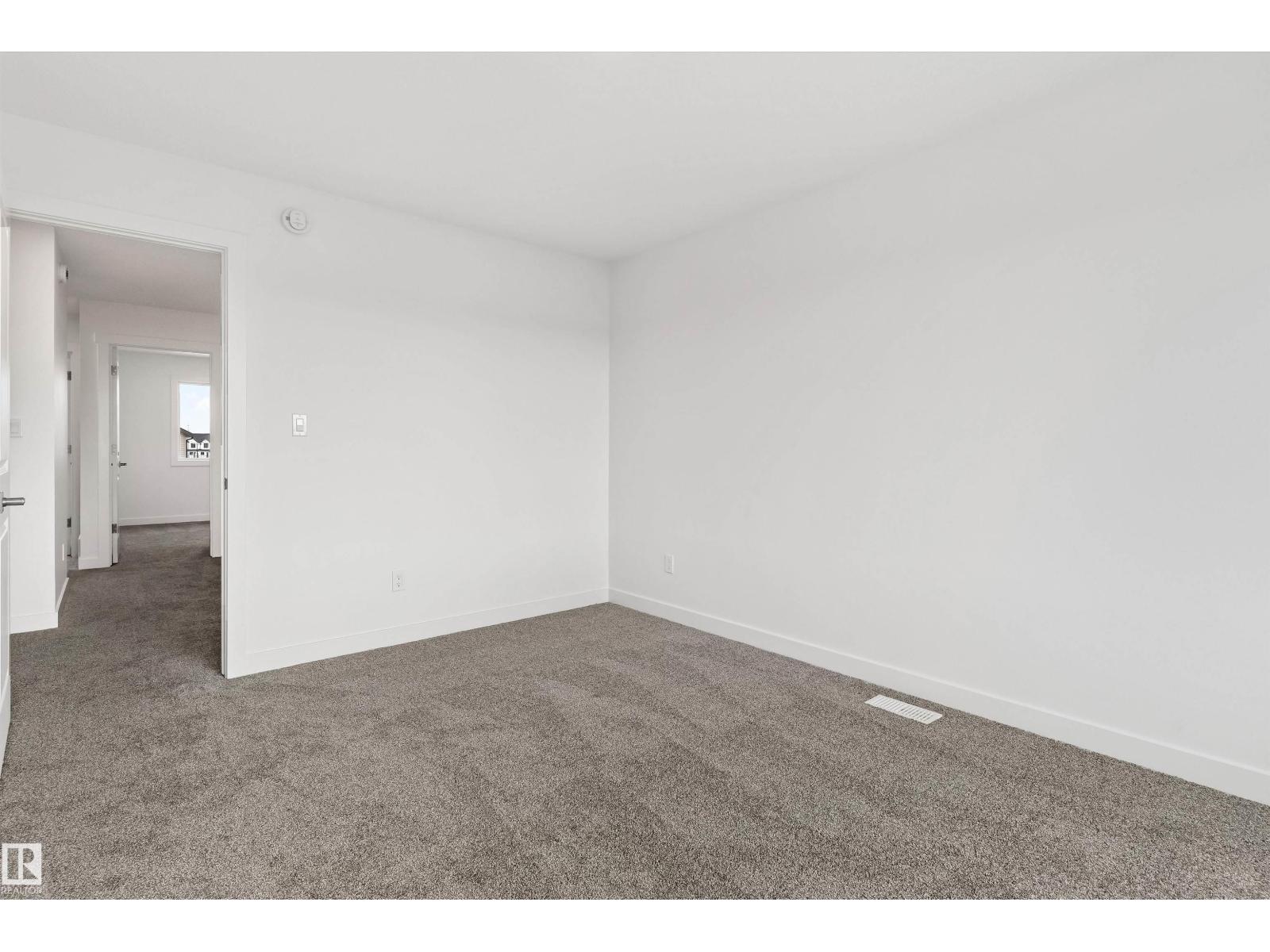 1012 14 Av Nw Property Photo 24
