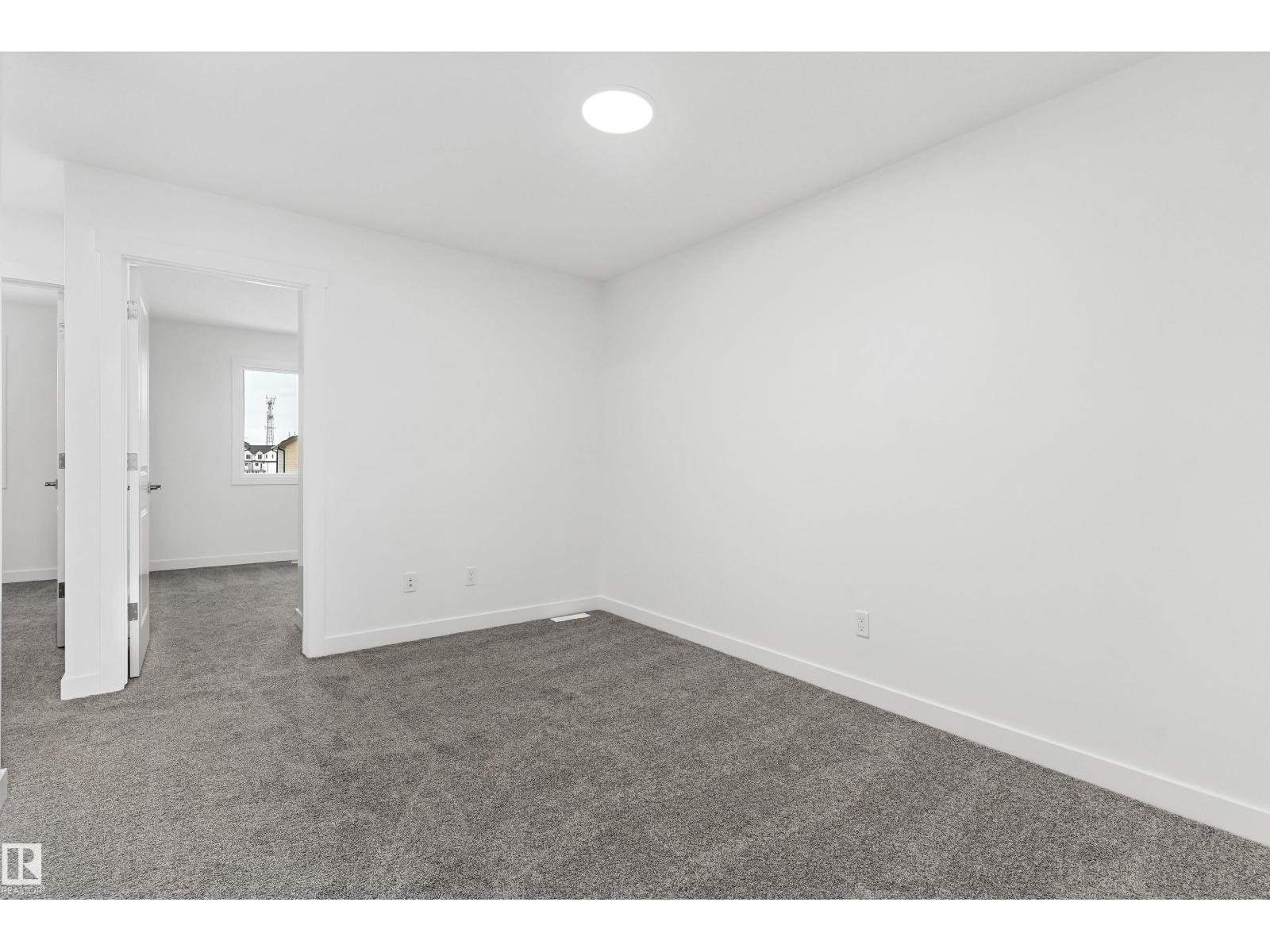 1012 14 Av Nw Property Photo 27
