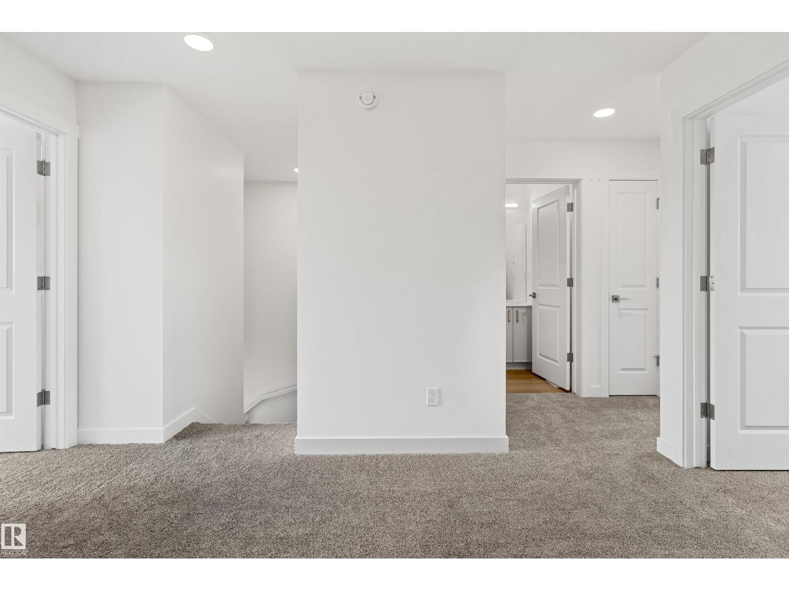 1012 14 Av Nw Property Photo 28