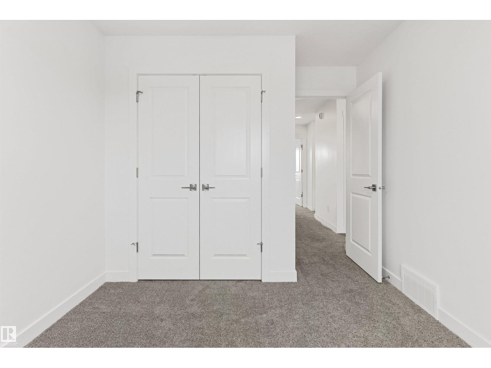 1012 14 Av Nw Property Photo 31