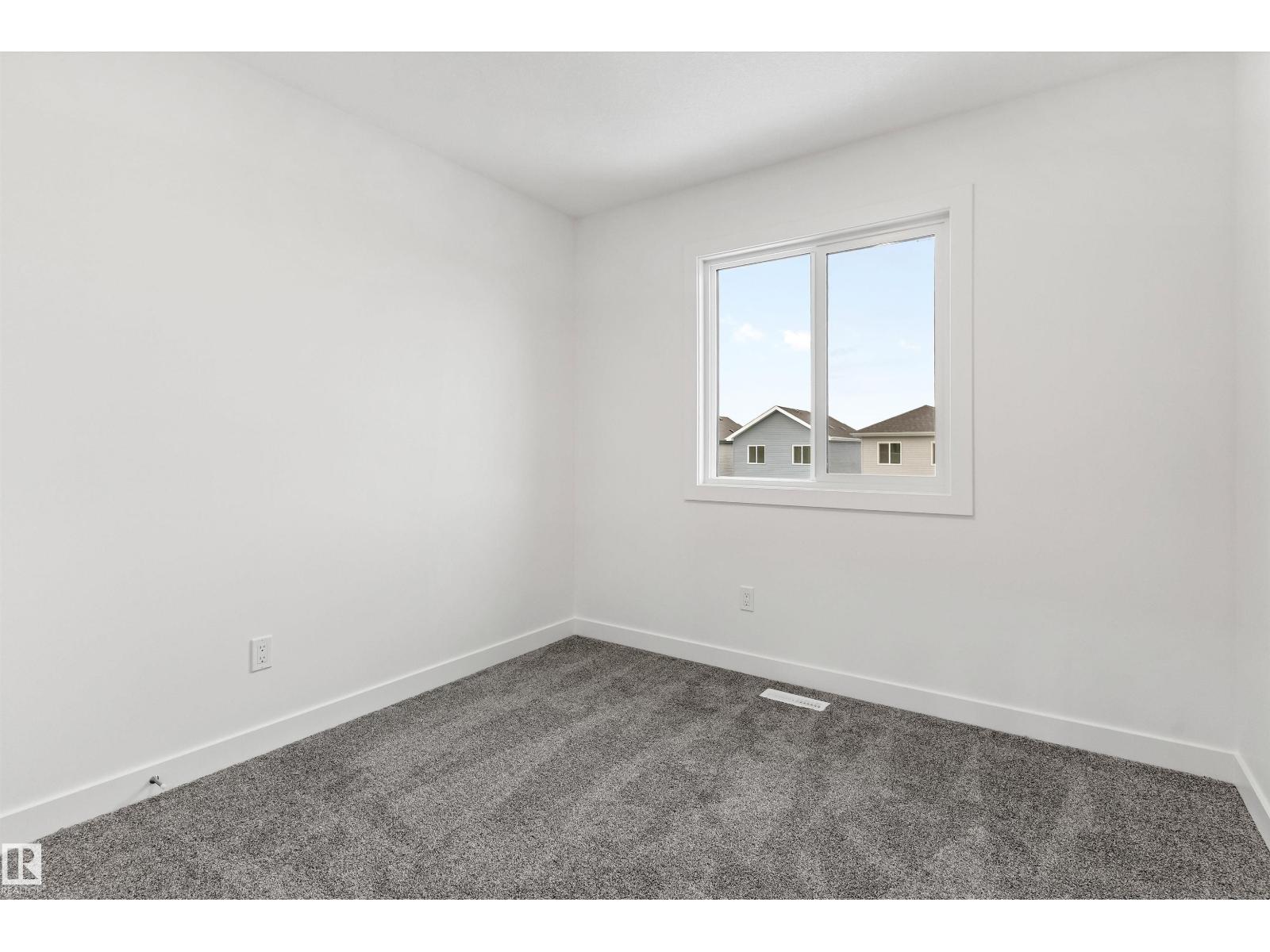 1012 14 Av Nw Property Photo 32