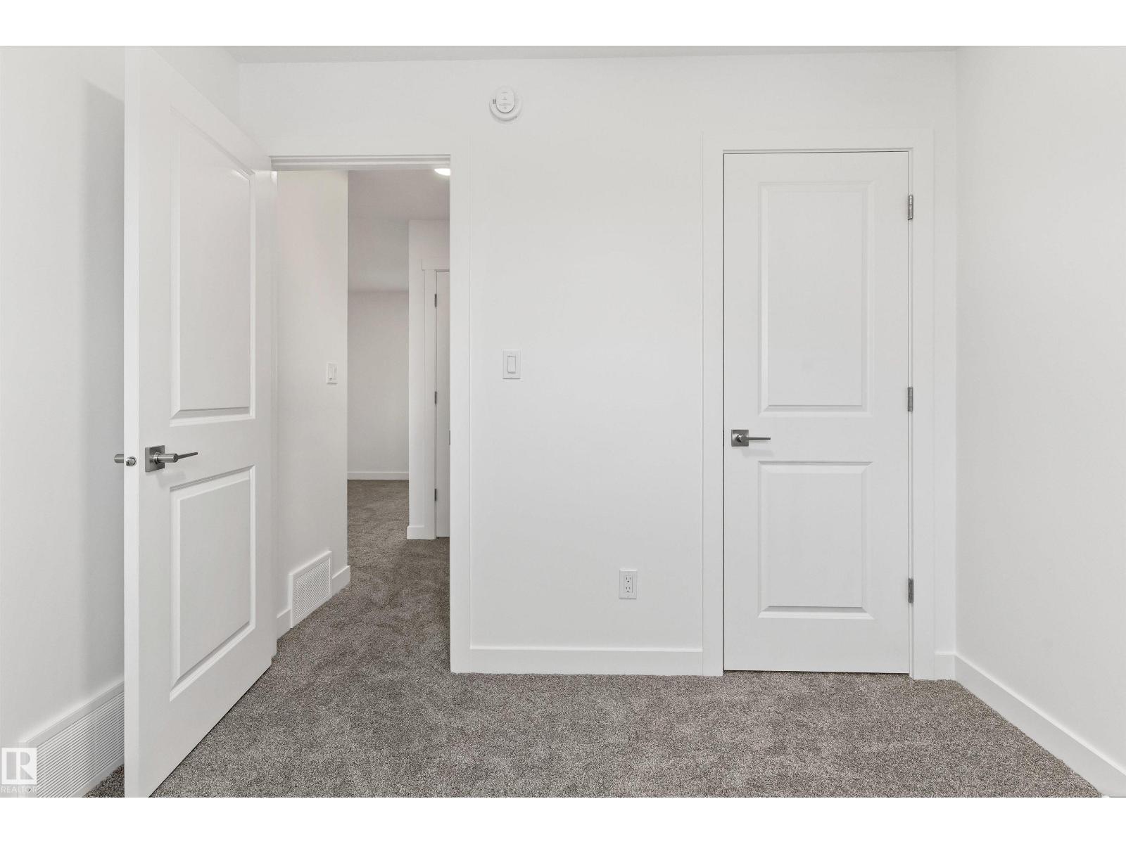 1012 14 Av Nw Property Photo 33