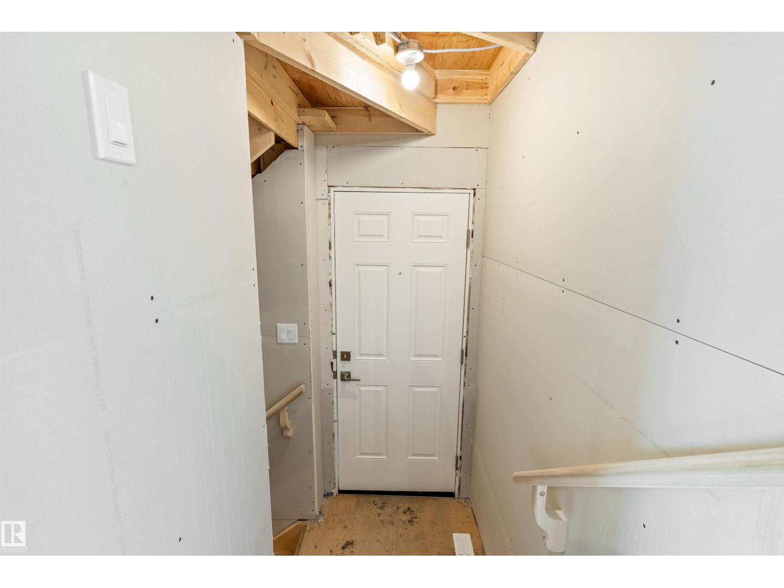 1012 14 Av Nw Property Photo 36