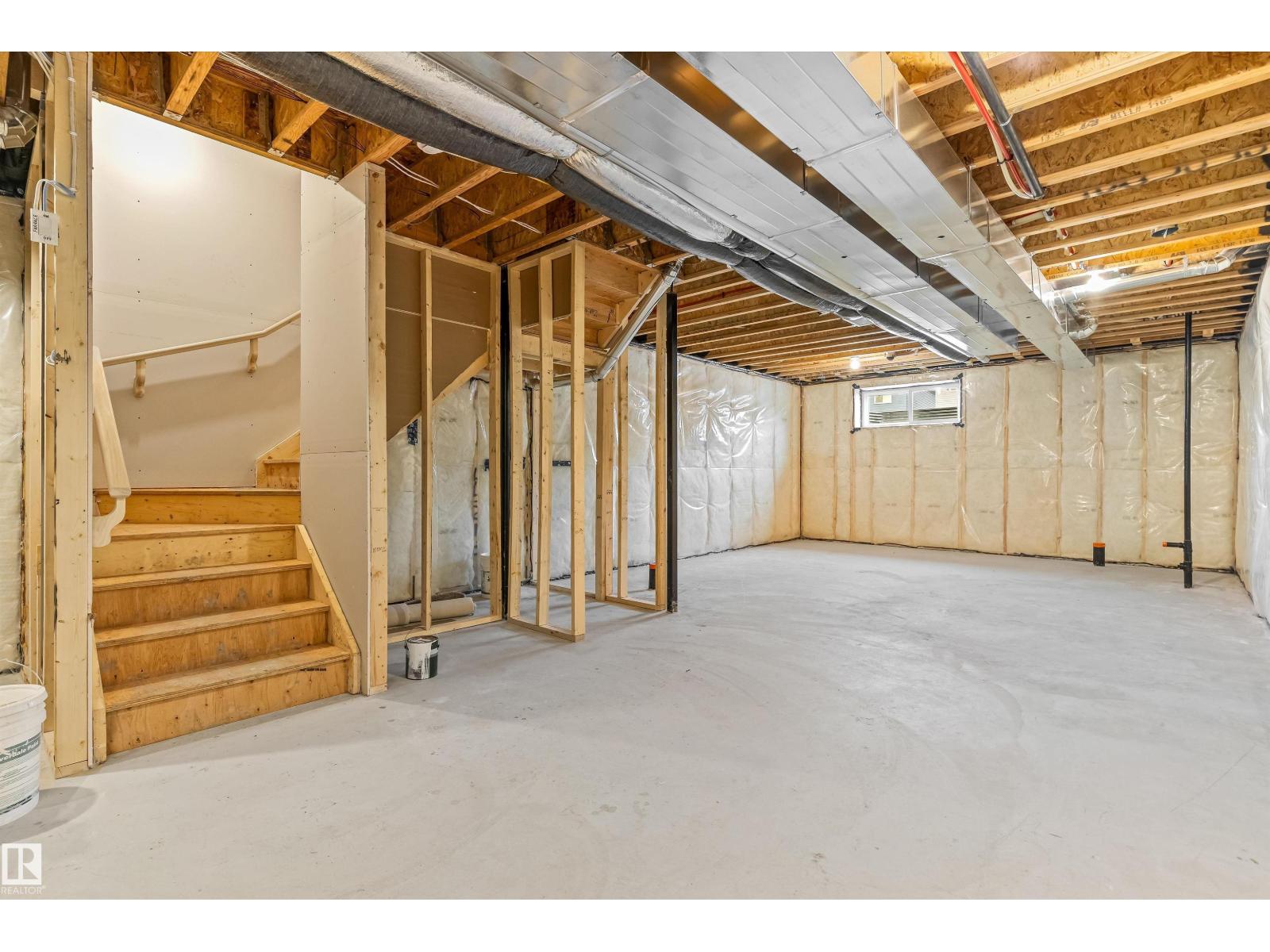1012 14 Av Nw Property Photo 37