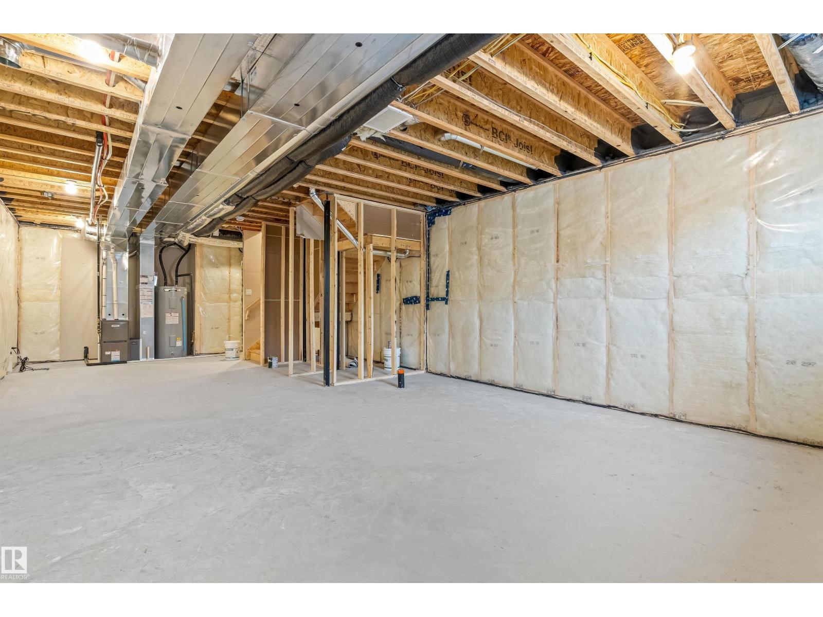 1012 14 Av Nw Property Photo 38