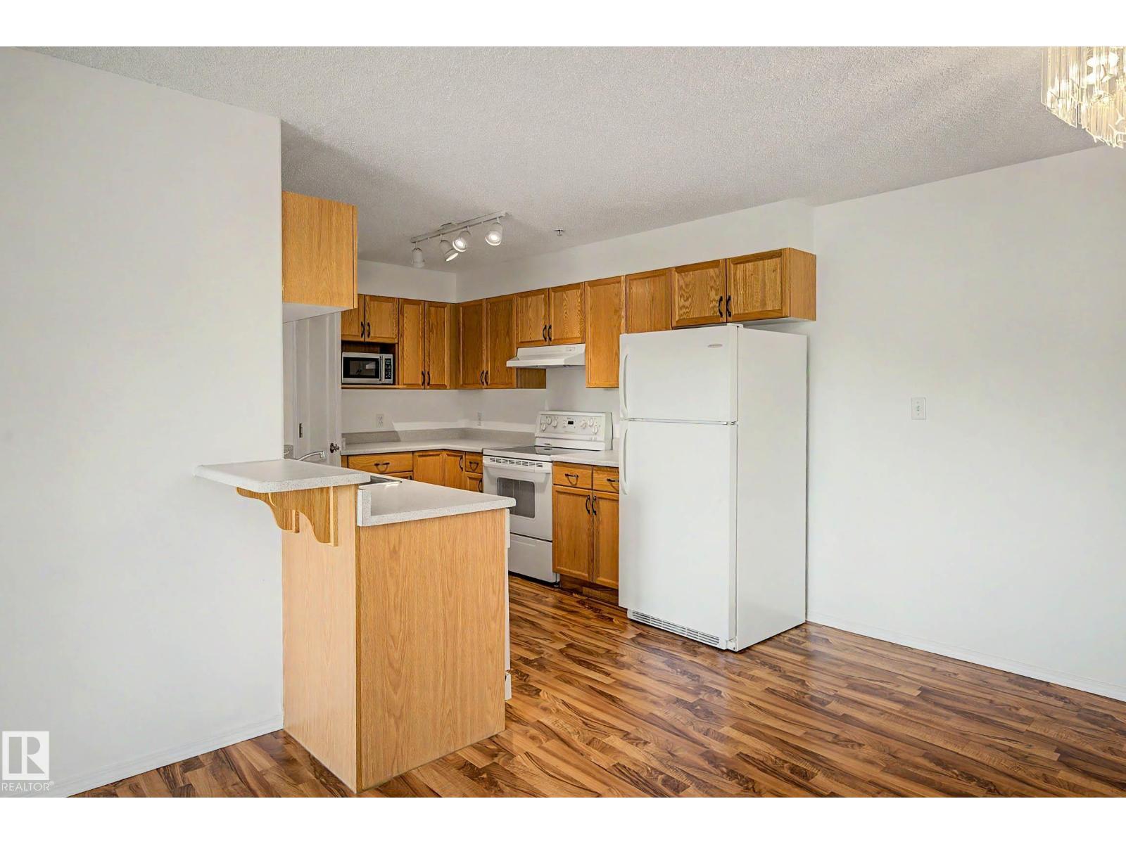 #203 8119 112 Av Nw Property Photo 10