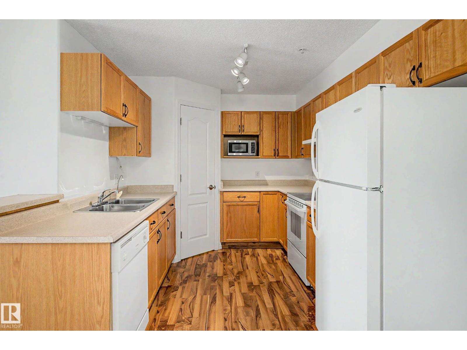 #203 8119 112 Av Nw Property Photo 11
