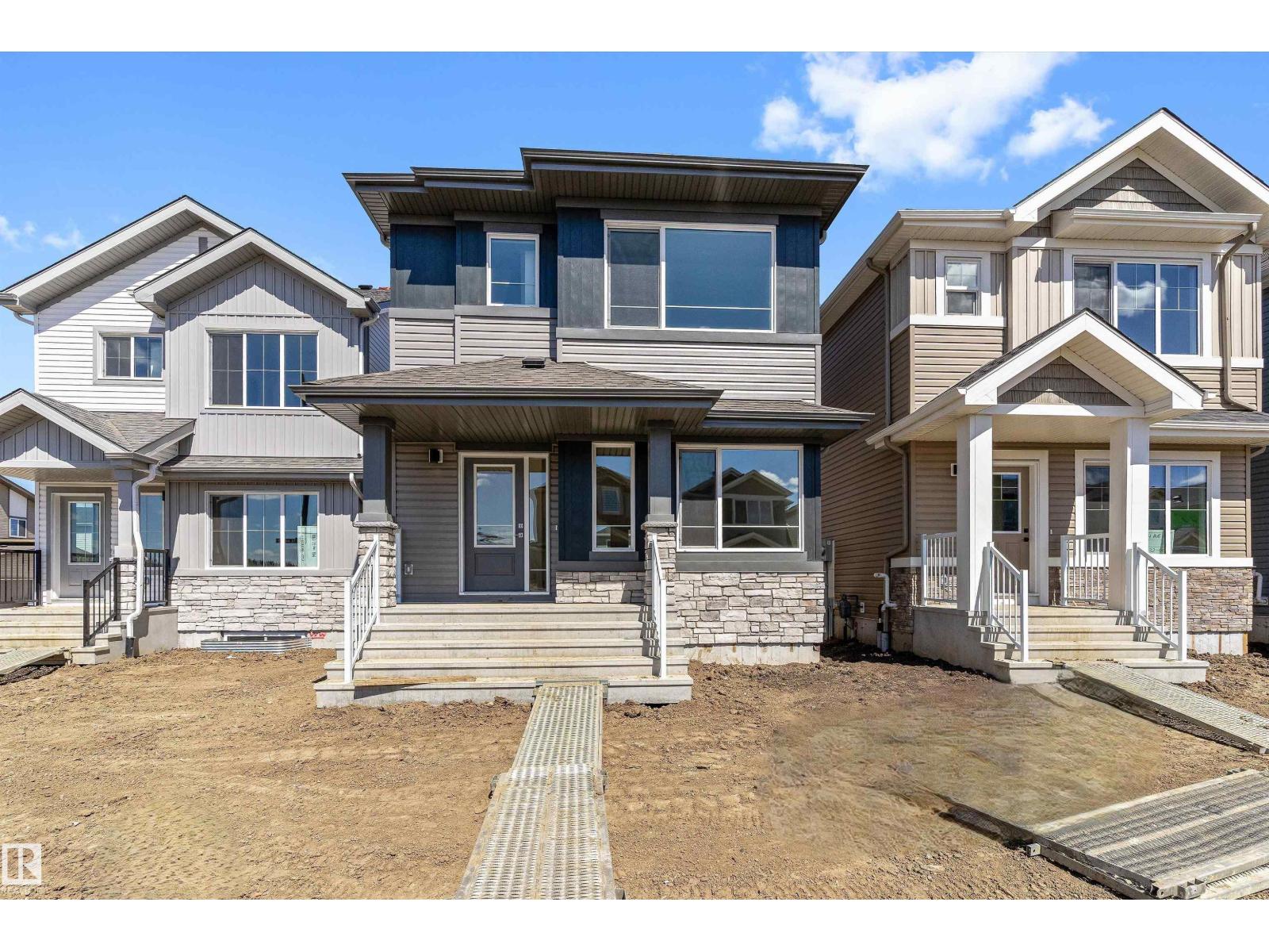 1056 14 Av Nw Property Photo 2