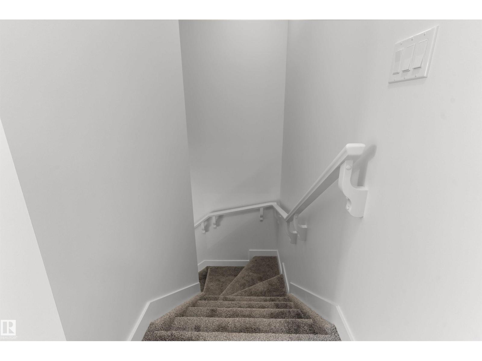 1056 14 Av Nw Property Photo 18