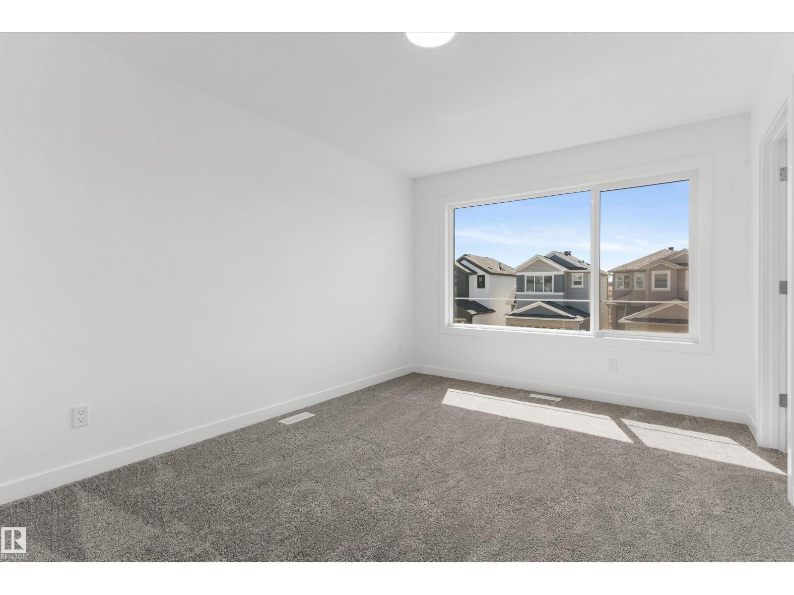 1056 14 Av Nw Property Photo 19