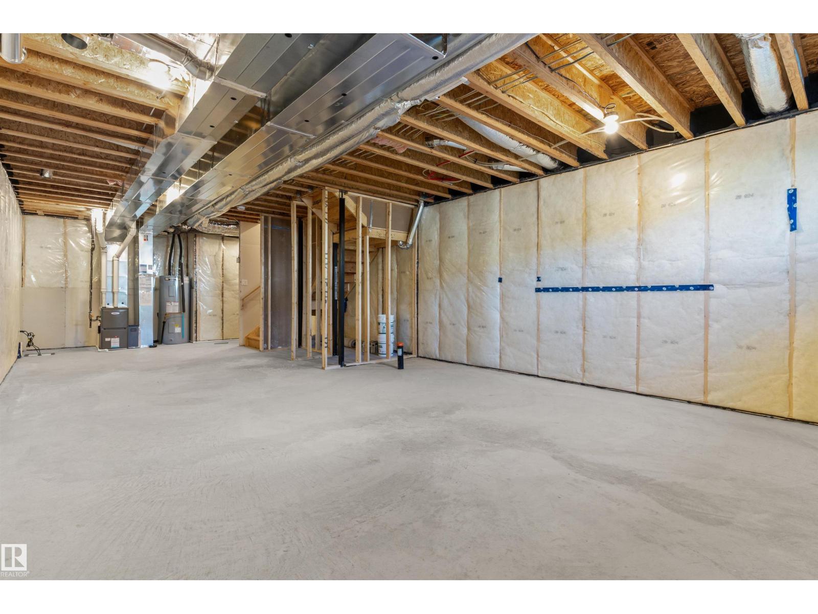 1056 14 Av Nw Property Photo 37