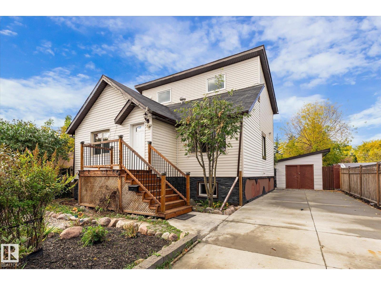 8742 151 St Nw Property Photo 3