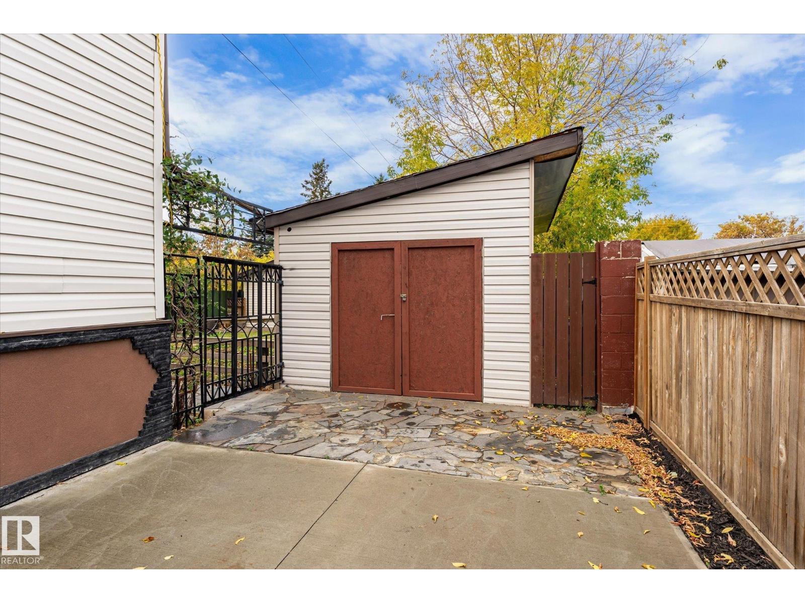 8742 151 St Nw Property Photo 50