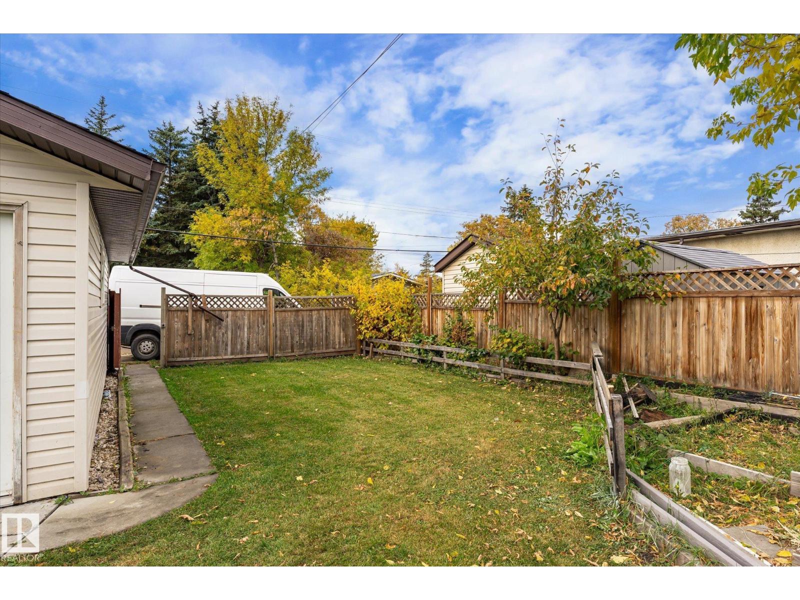 8742 151 St Nw Property Photo 51