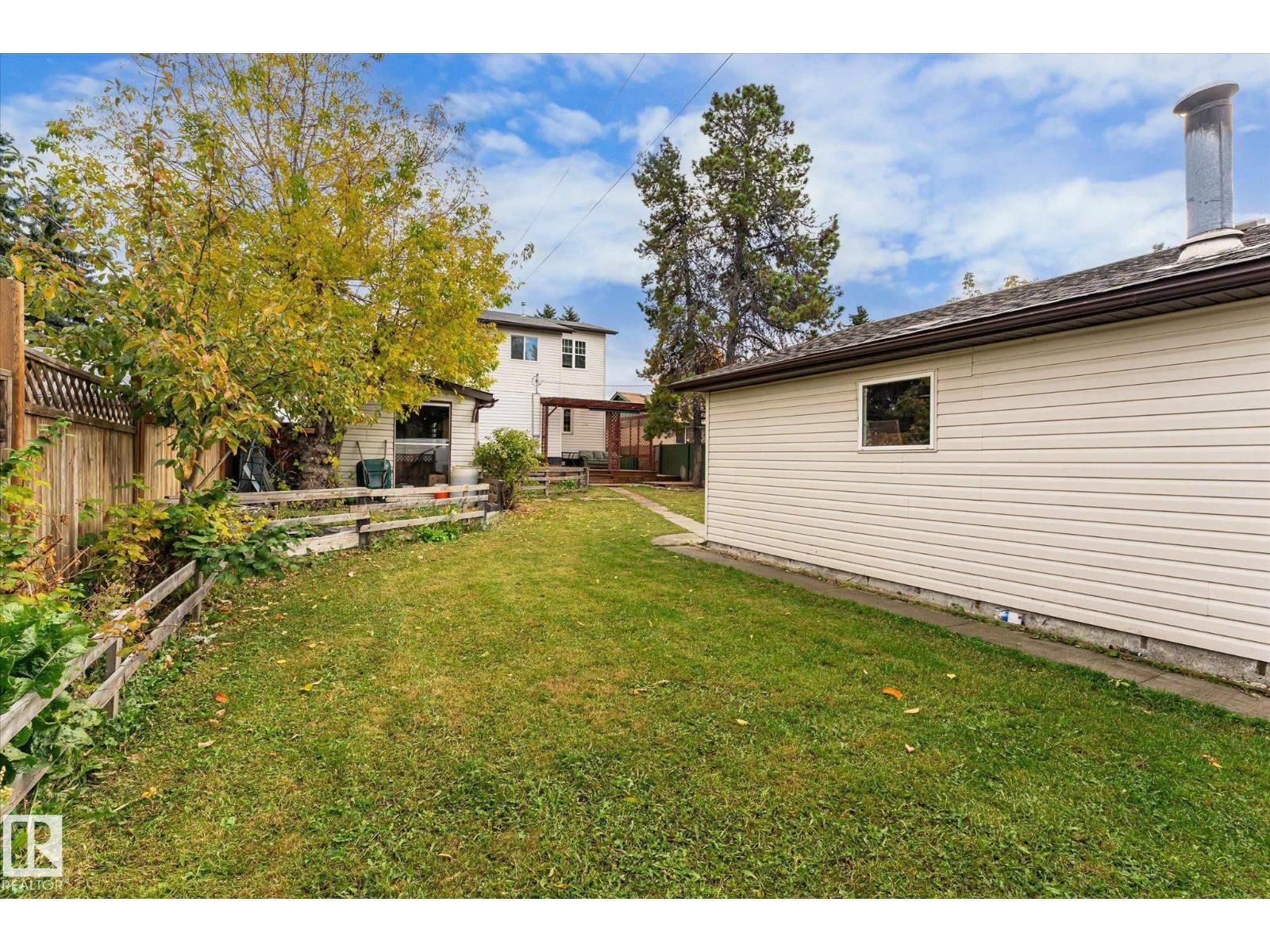 8742 151 St Nw Property Photo 52
