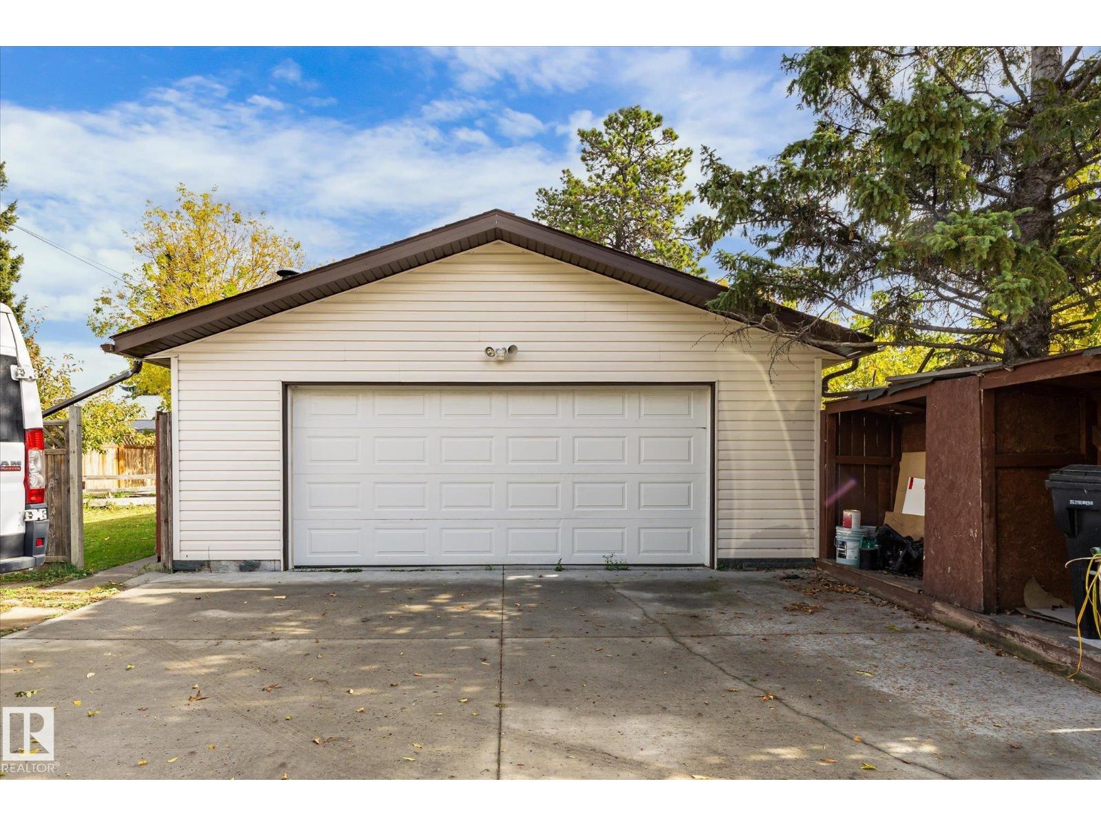 8742 151 St Nw Property Photo 54