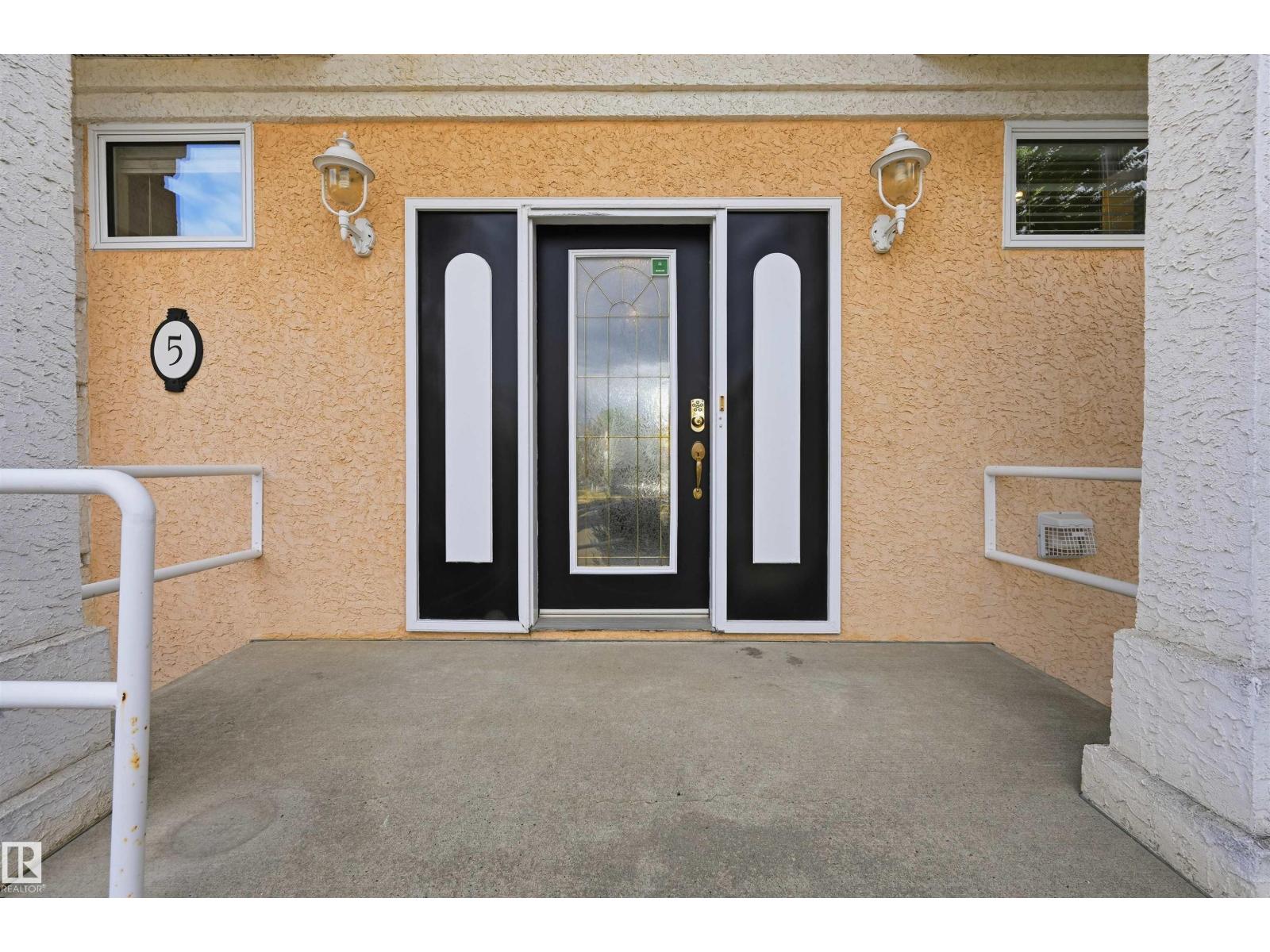 #5 11809 9b Av Nw Property Photo 3