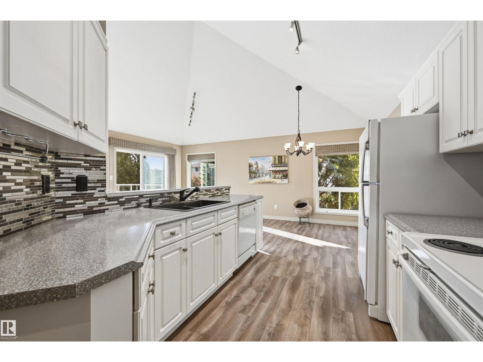 #5 11809 9b Av Nw Property Photo 15
