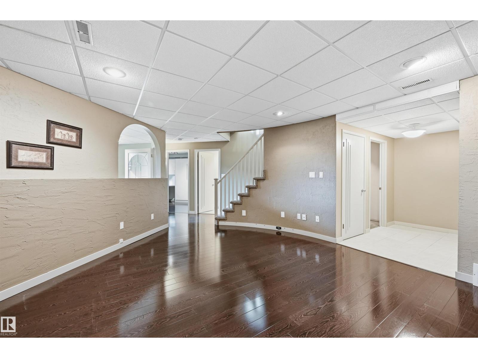 #5 11809 9b Av Nw Property Photo 31