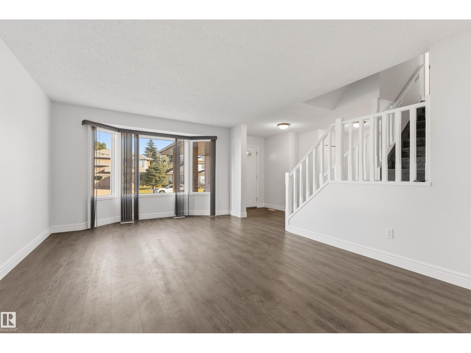 18907 90 Av Nw Nw Property Photo 3
