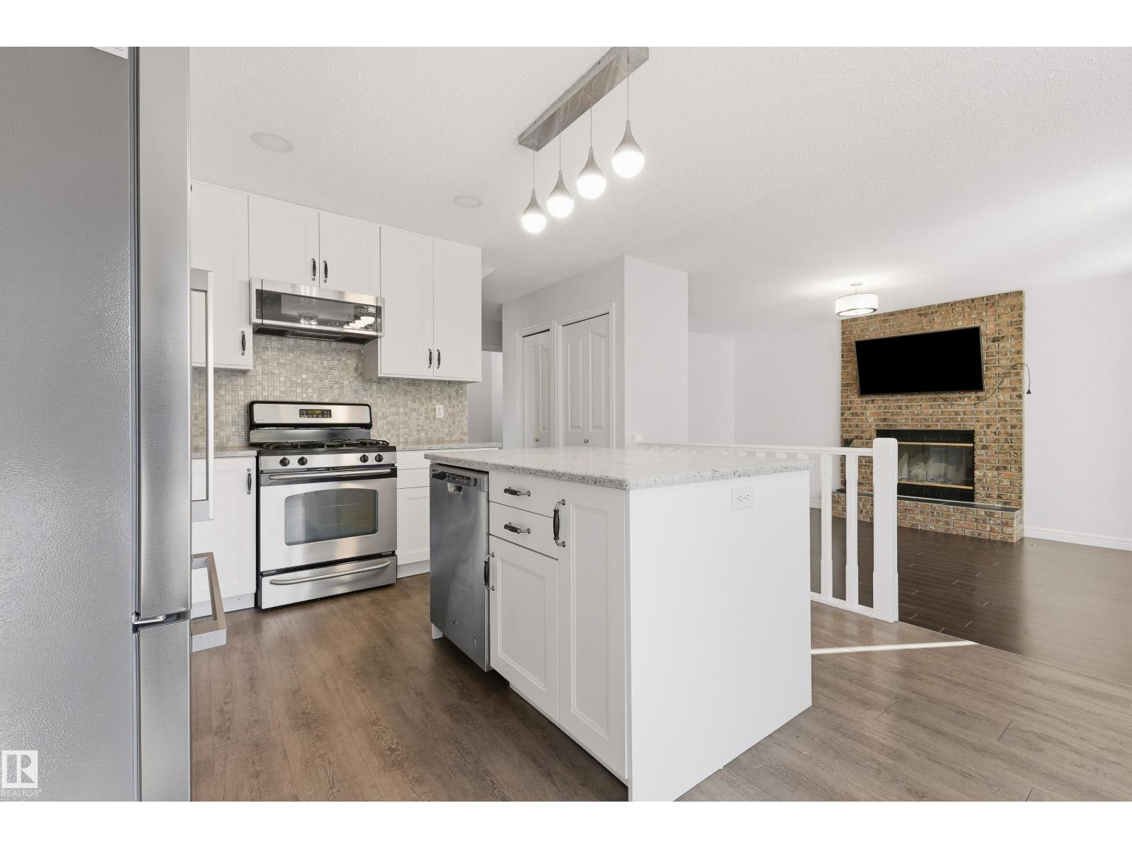 18907 90 Av Nw Nw Property Photo 8