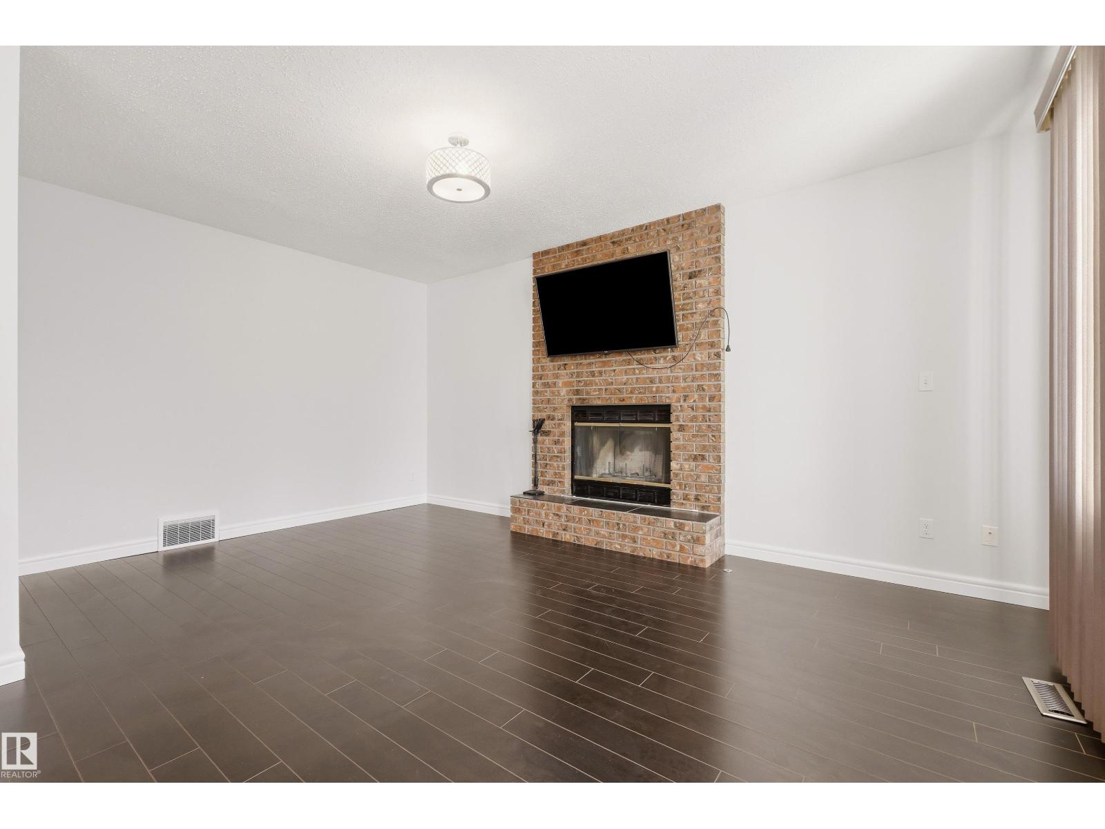 18907 90 Av Nw Nw Property Photo 10