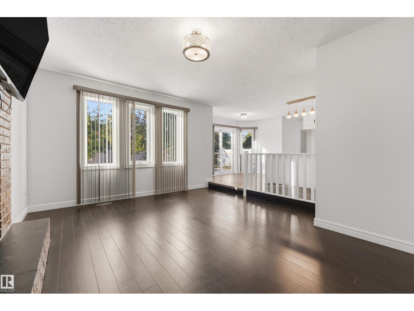 18907 90 Av Nw Nw Property Photo 11