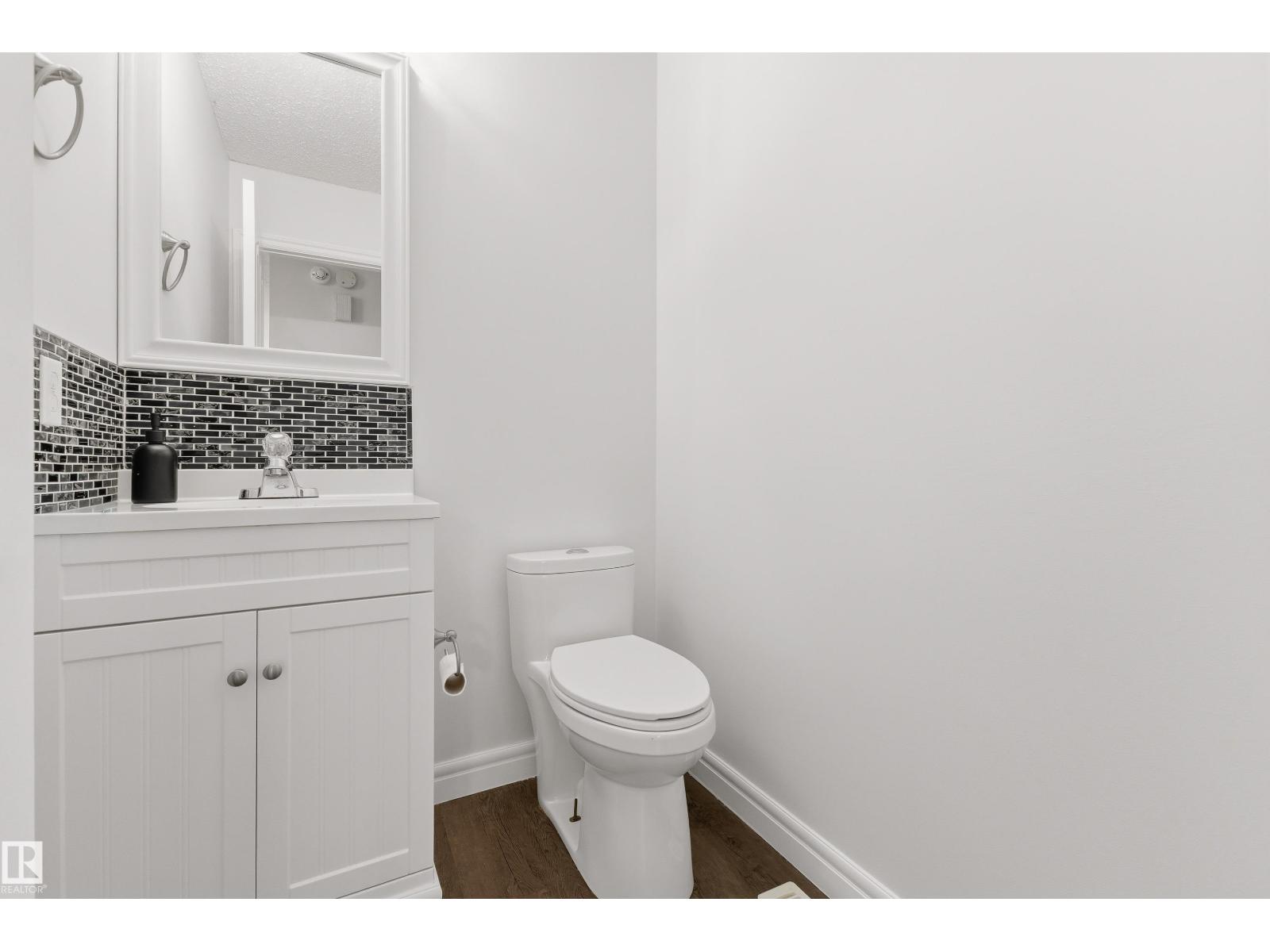 18907 90 Av Nw Nw Property Photo 12
