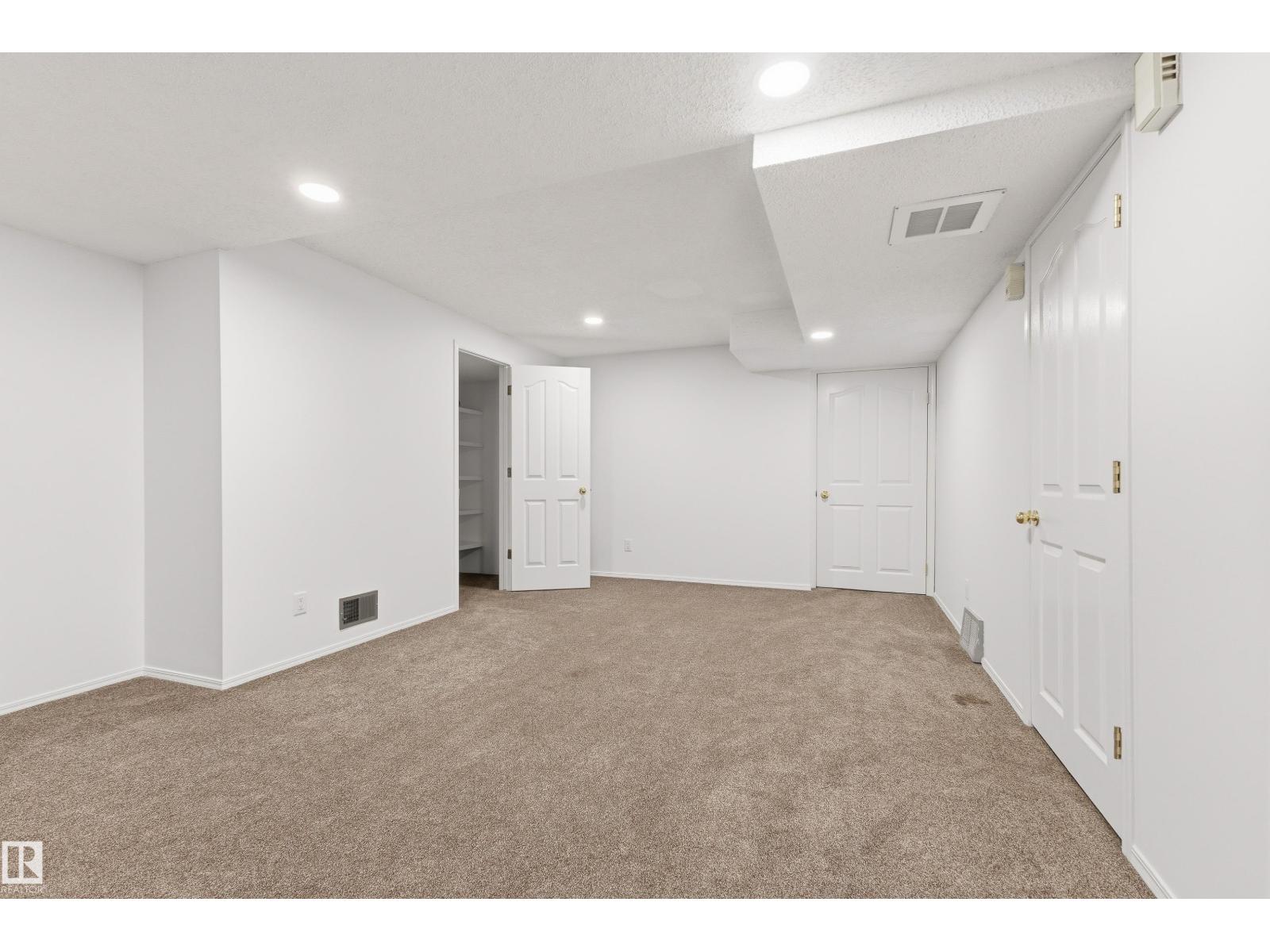 18907 90 Av Nw Nw Property Photo 31