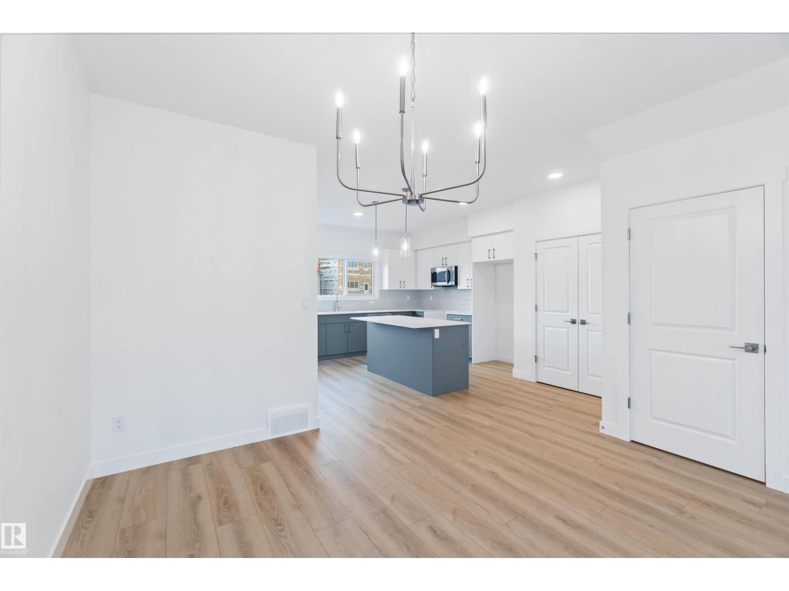 1013 Aster Bv Nw Property Photo 14