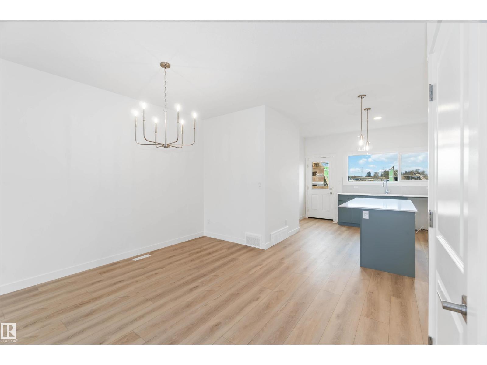 1013 Aster Bv Nw Property Photo 15