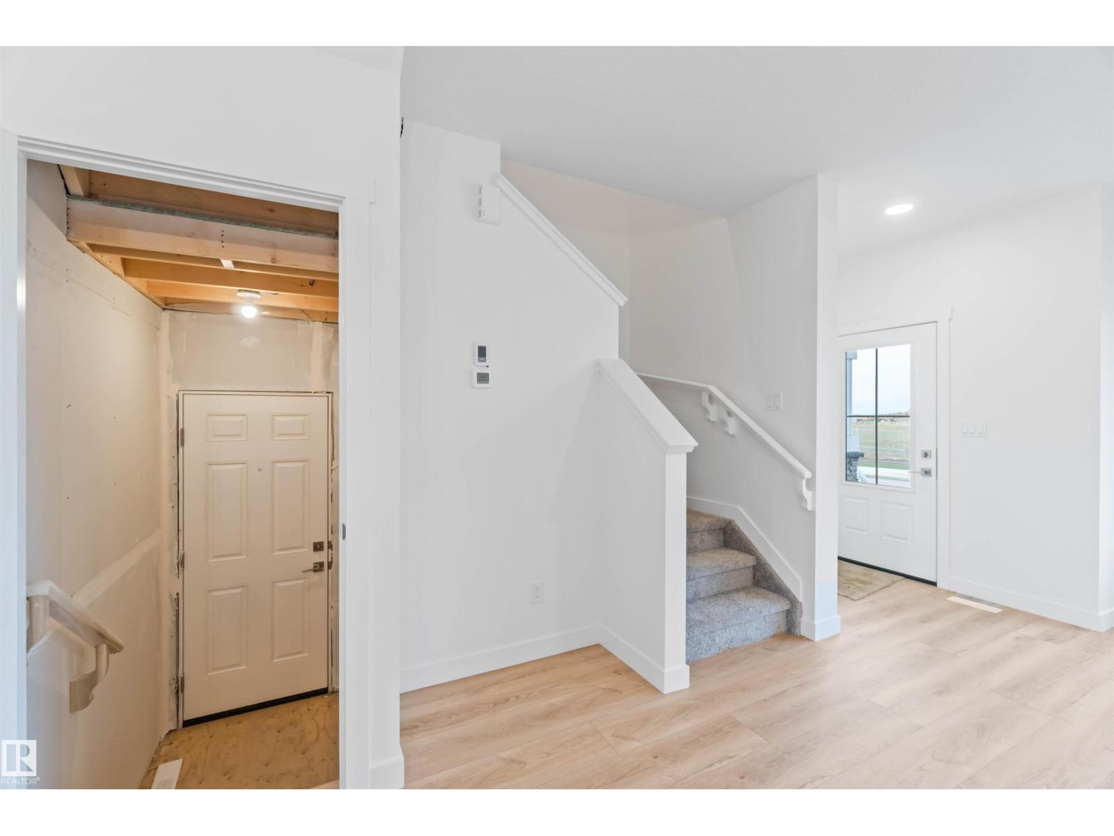 1013 Aster Bv Nw Property Photo 20