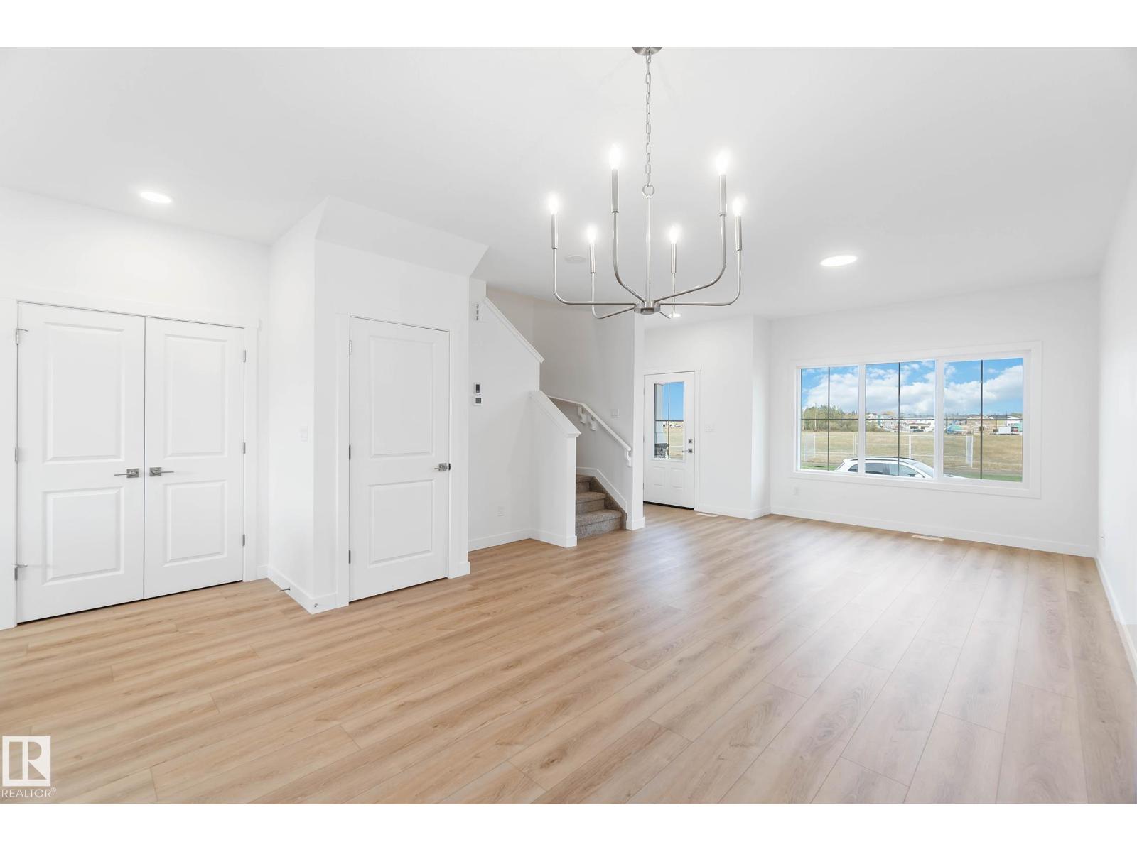 1013 Aster Bv Nw Property Photo 21